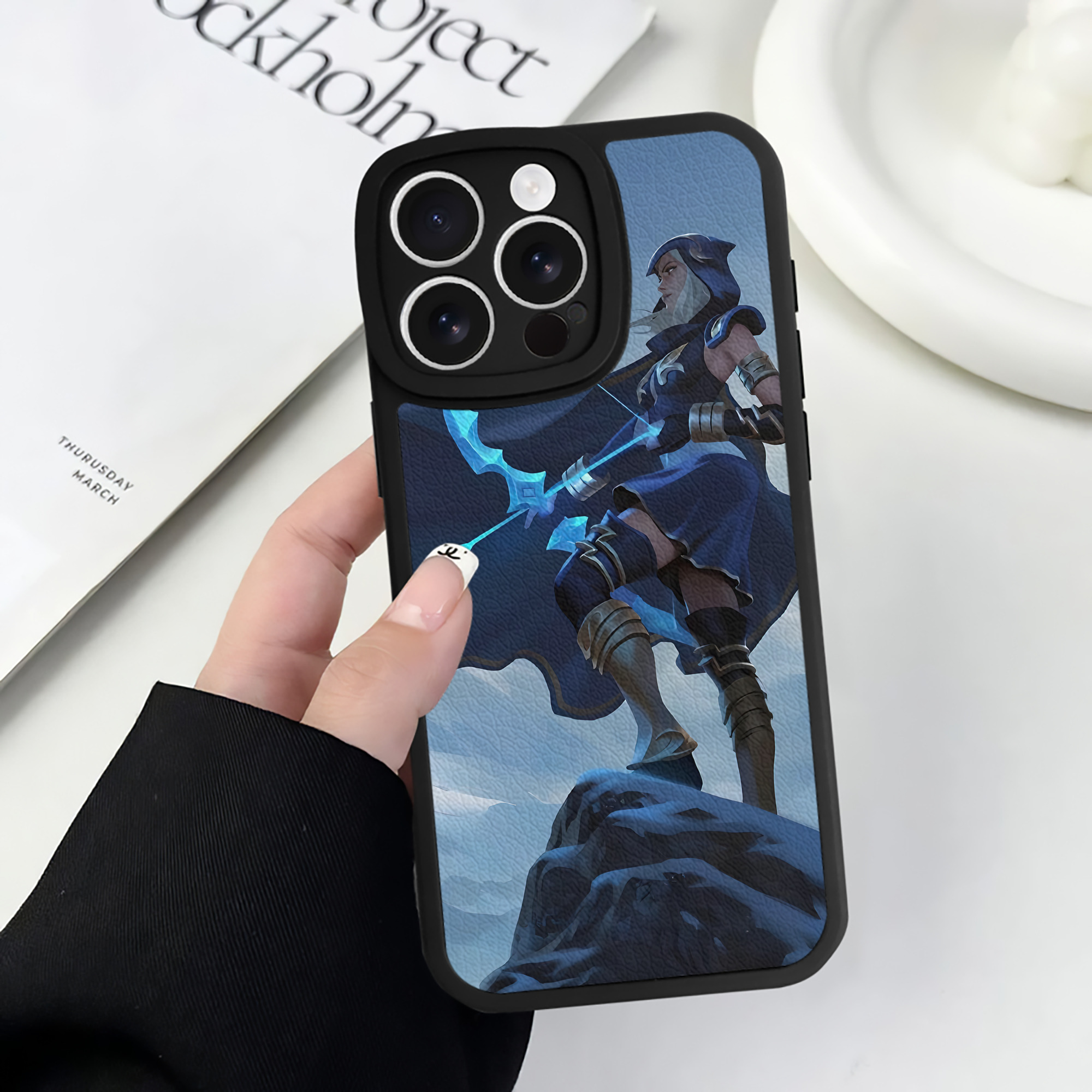 リーグ・オブ・レジェンド League of Legends LOL 【iPhone 16シリーズ対応】シリコンスマホケース（レザー調） 材質：シリコン